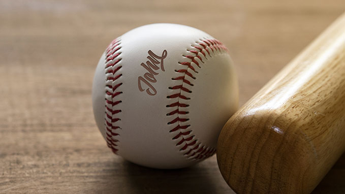welase-xaraxi-leather-ball WeLase-Χάραξη σε δέρμα